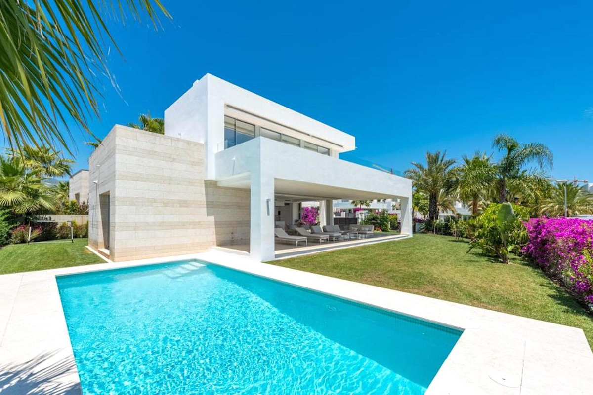 Villas de 5 dormitorios en venta en Marbella – R5390707 Villas de 5 dormitorios en venta en Marbella – R5390707
