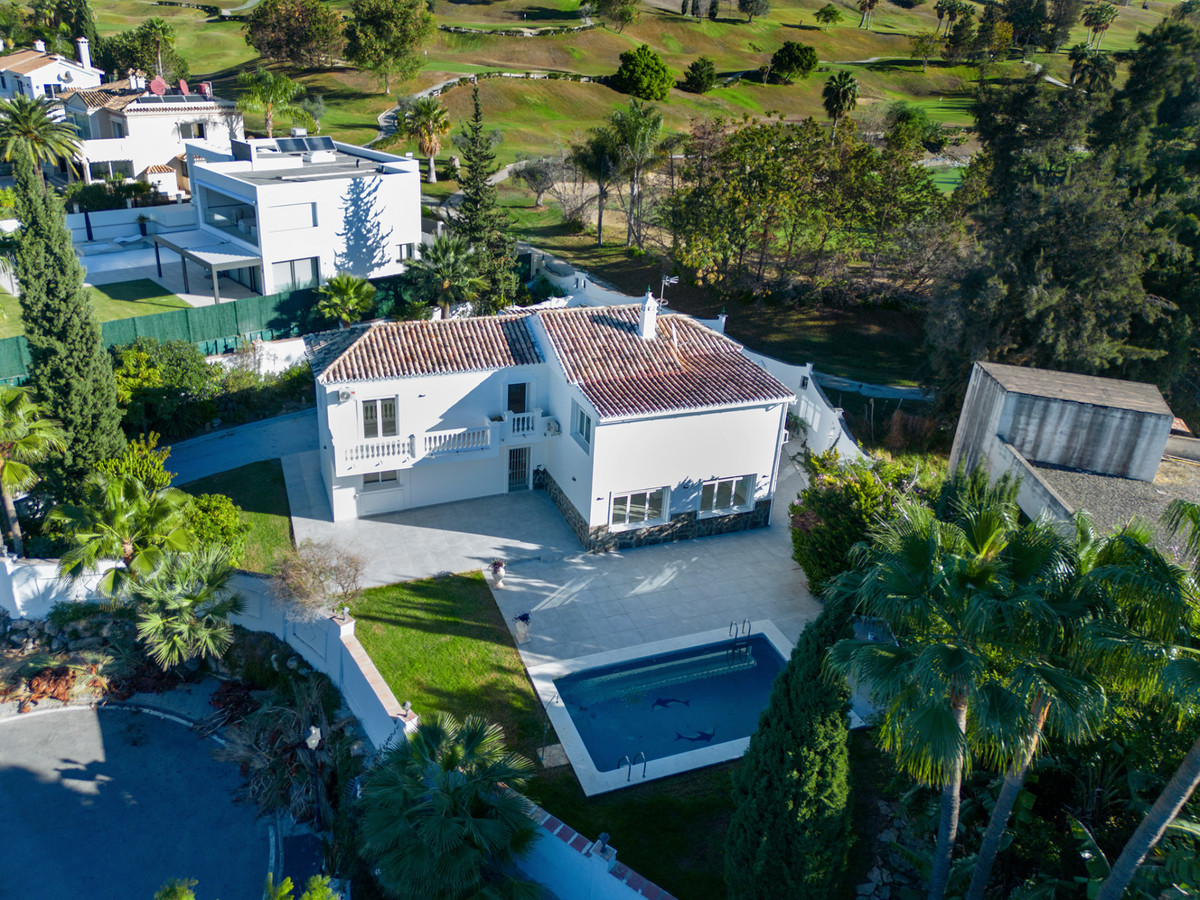 Villas de 4 dormitorios en venta en Nueva Andalucía – R5374195 Villas de 4 dormitorios en venta en Nueva Andalucía – R5374195