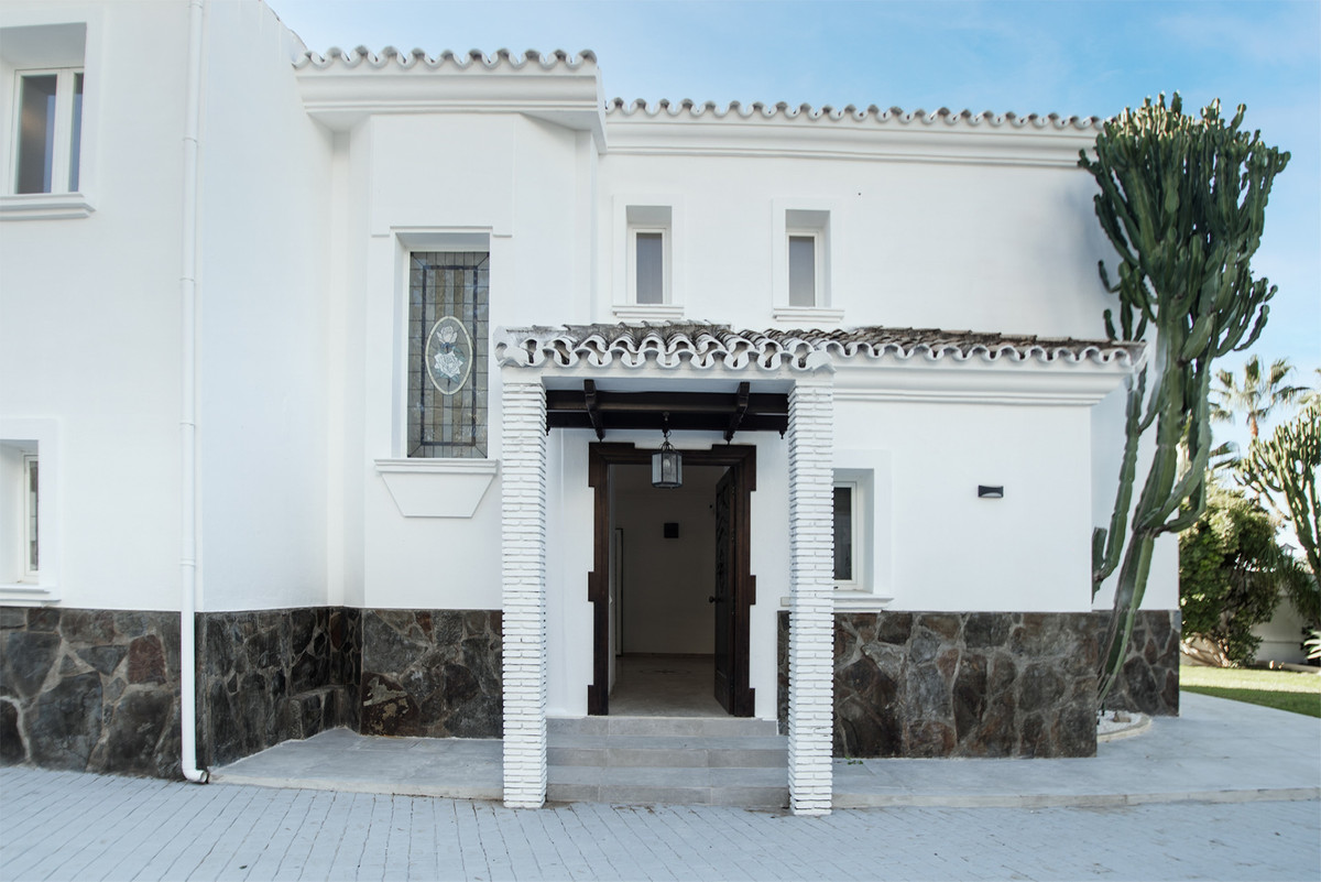 Villas de 4 dormitorios en venta en Nueva Andalucía – R5374195 Villas de 4 dormitorios en venta en Nueva Andalucía – R5374195