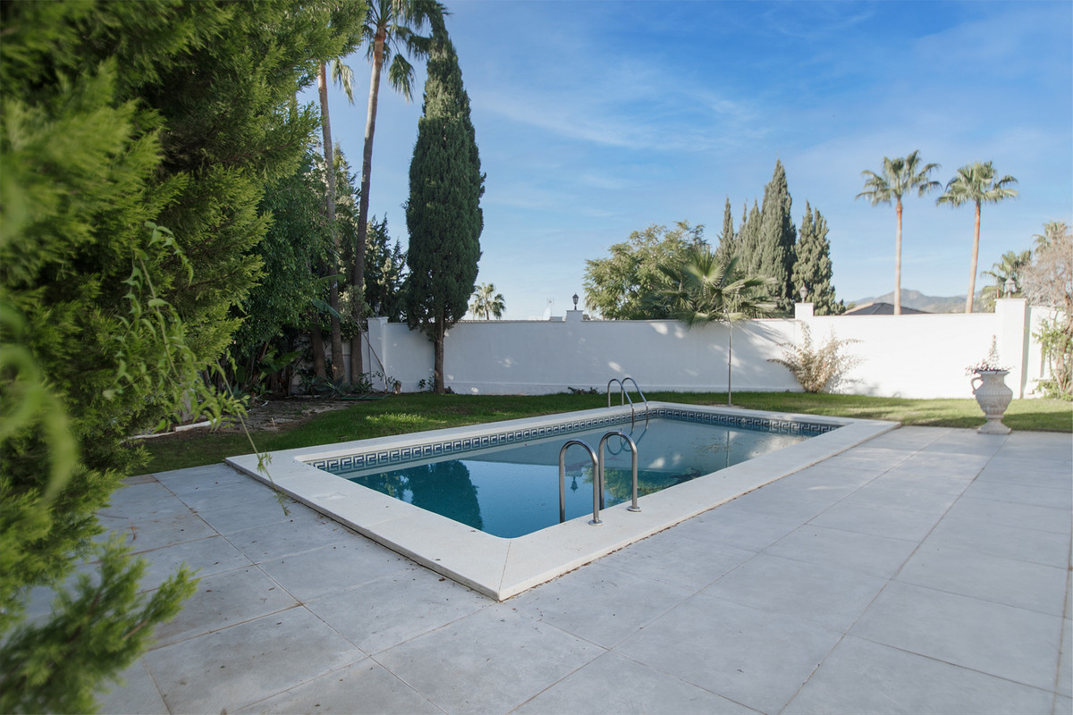 Villas de 4 dormitorios en venta en Nueva Andalucía – R5374195 Villas de 4 dormitorios en venta en Nueva Andalucía – R5374195