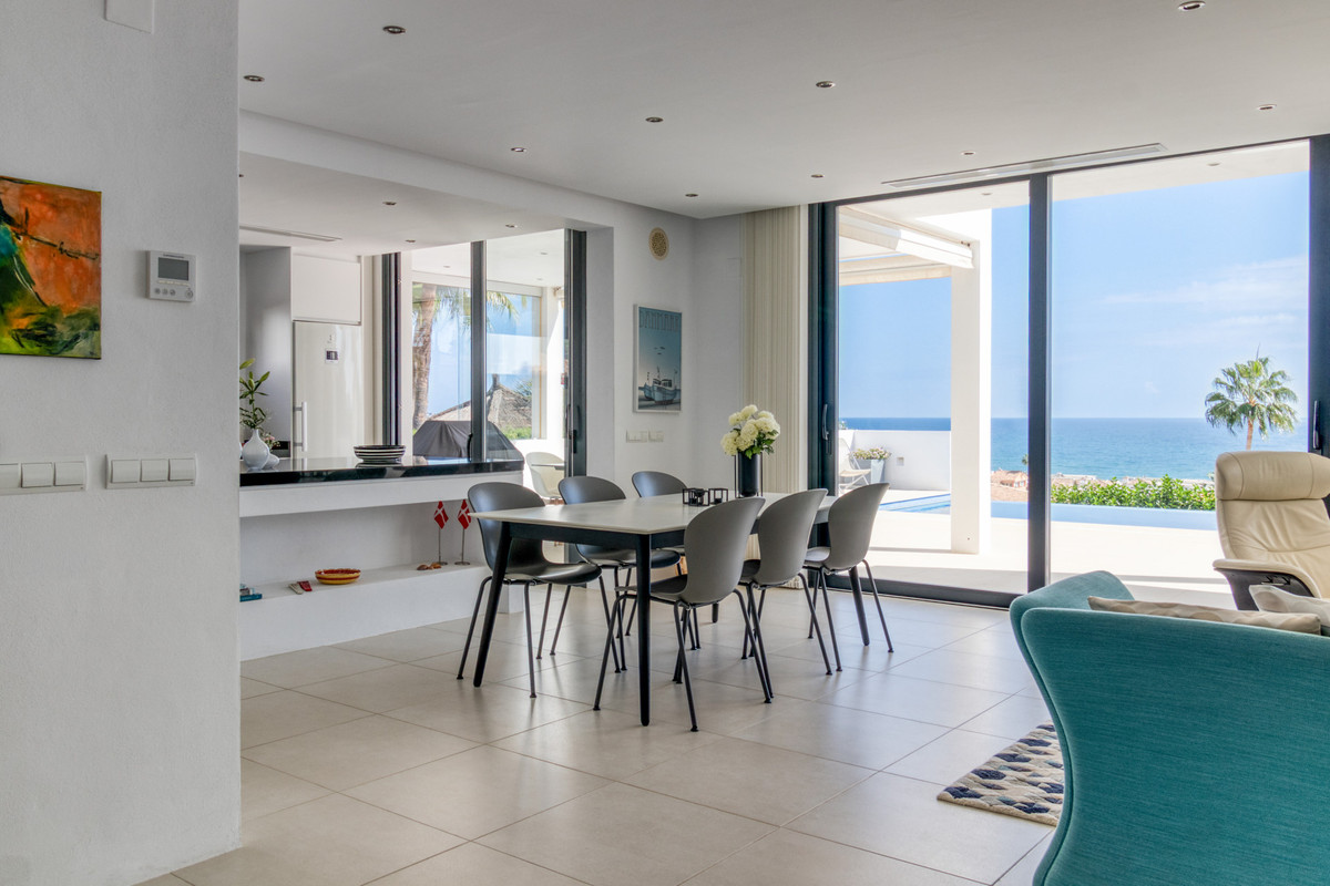 4 bedroom Villas for sale in La Cala de Mijas – R5325463 4 bedroom Villas for sale in La Cala de Mijas – R5325463