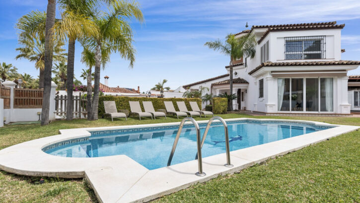 Villas de 5 dormitorios en venta en Las Chapas – R5249194 Villas de 5 dormitorios en venta en Las Chapas – R5249194 en