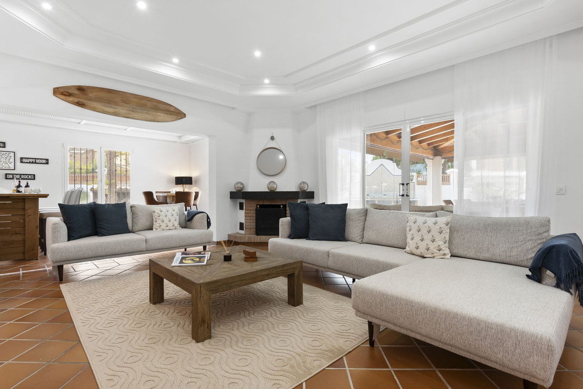 Villas de 5 dormitorios en venta en Las Chapas – R5249194 Villas de 5 dormitorios en venta en Las Chapas – R5249194