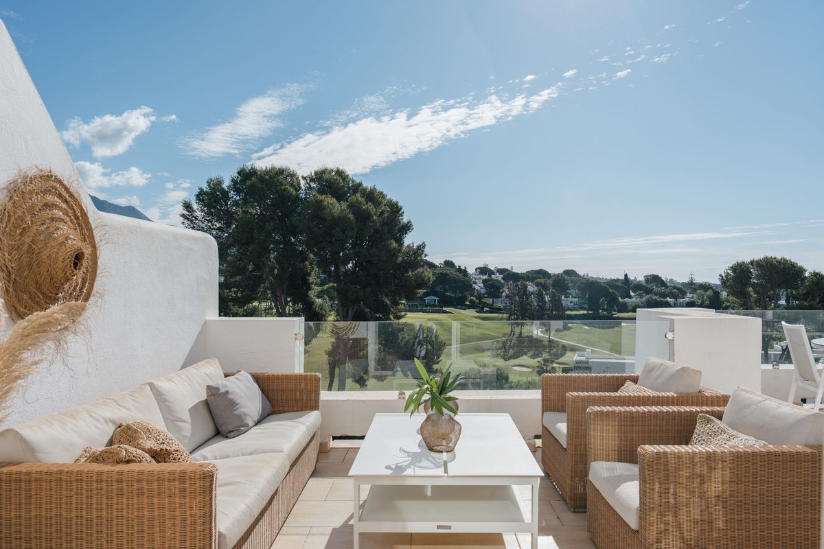 Aticos de 2 dormitorios en venta en Nueva Andalucía – R5373757 Aticos de 2 dormitorios en venta en Nueva Andalucía – R5373757