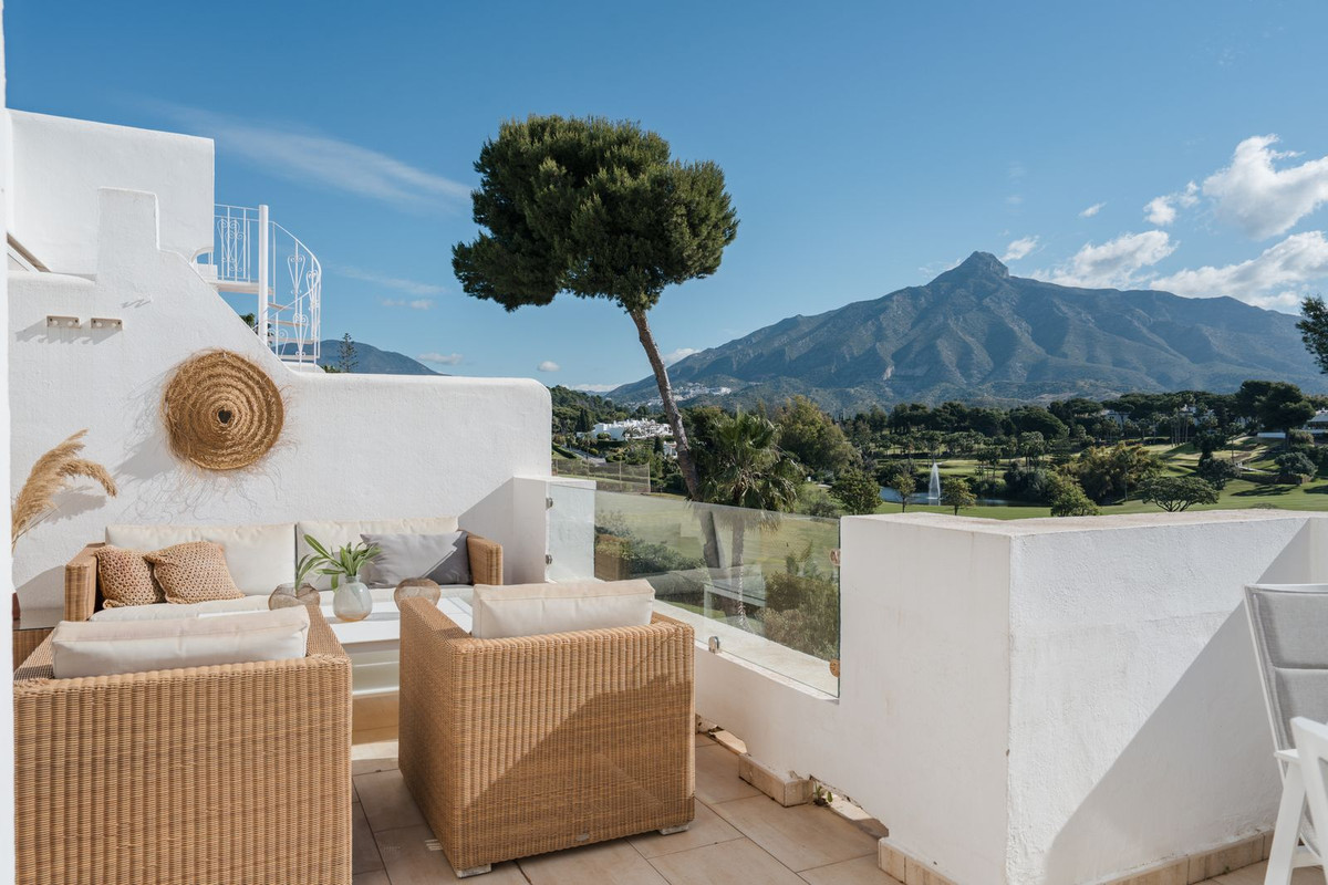 Aticos de 2 dormitorios en venta en Nueva Andalucía – R5373757 Aticos de 2 dormitorios en venta en Nueva Andalucía – R5373757