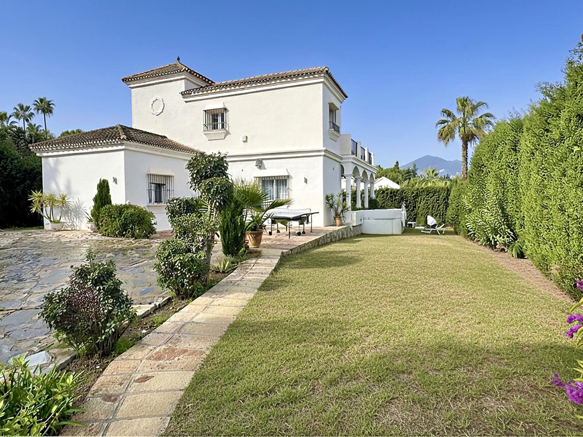 Villas de 5 dormitorios en venta en Nueva Andaluc�a – R5264770 Villas de 5 dormitorios en venta en Nueva Andaluc�a – R5264770