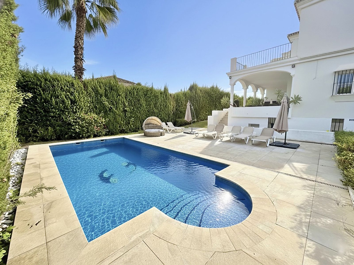 Villas de 5 dormitorios en venta en Nueva Andaluc�a – R5264770 Villas de 5 dormitorios en venta en Nueva Andaluc�a – R5264770