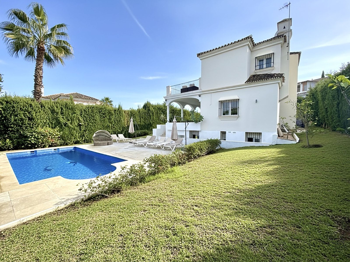 Villas de 5 dormitorios en venta en Nueva Andaluc�a – R5264770 Villas de 5 dormitorios en venta en Nueva Andaluc�a – R5264770