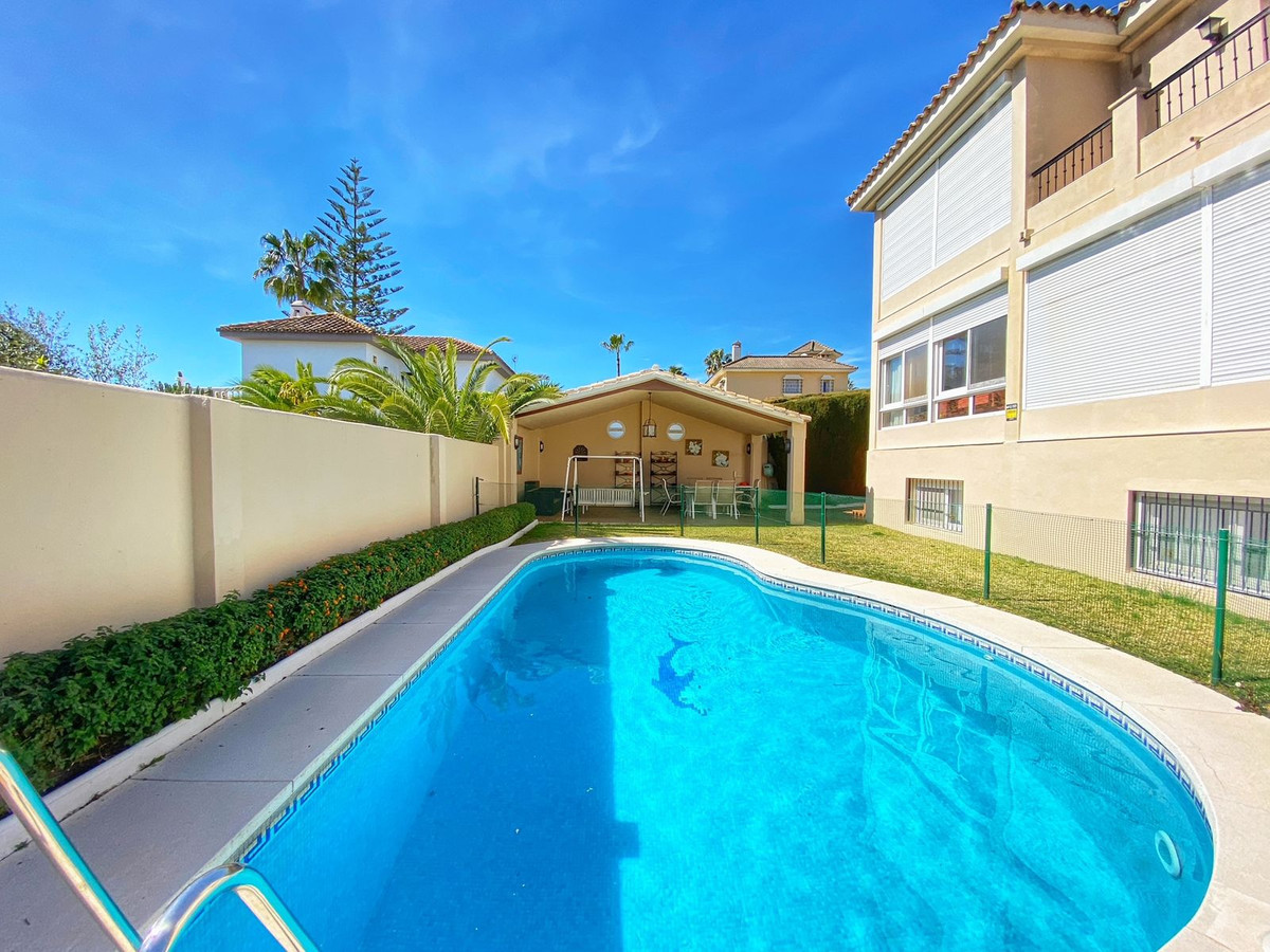 6 bedroom Villas for sale in Marbella – R4269787 6 bedroom Villas for sale in Marbella – R4269787