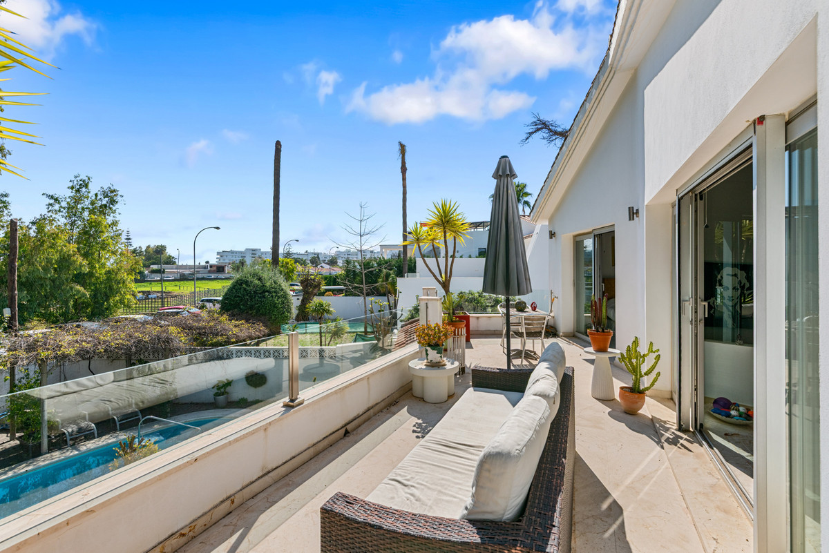 Villas de 5 dormitorios en venta en San Pedro de Alcántara – R5348251 Villas de 5 dormitorios en venta en San Pedro de Alcántara – R5348251