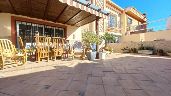 Pareados de 5 dormitorios en venta en San Pedro de Alcántara – R5107402 Pareados de 5 dormitorios en venta en San Pedro de Alcántara – R5107402 en