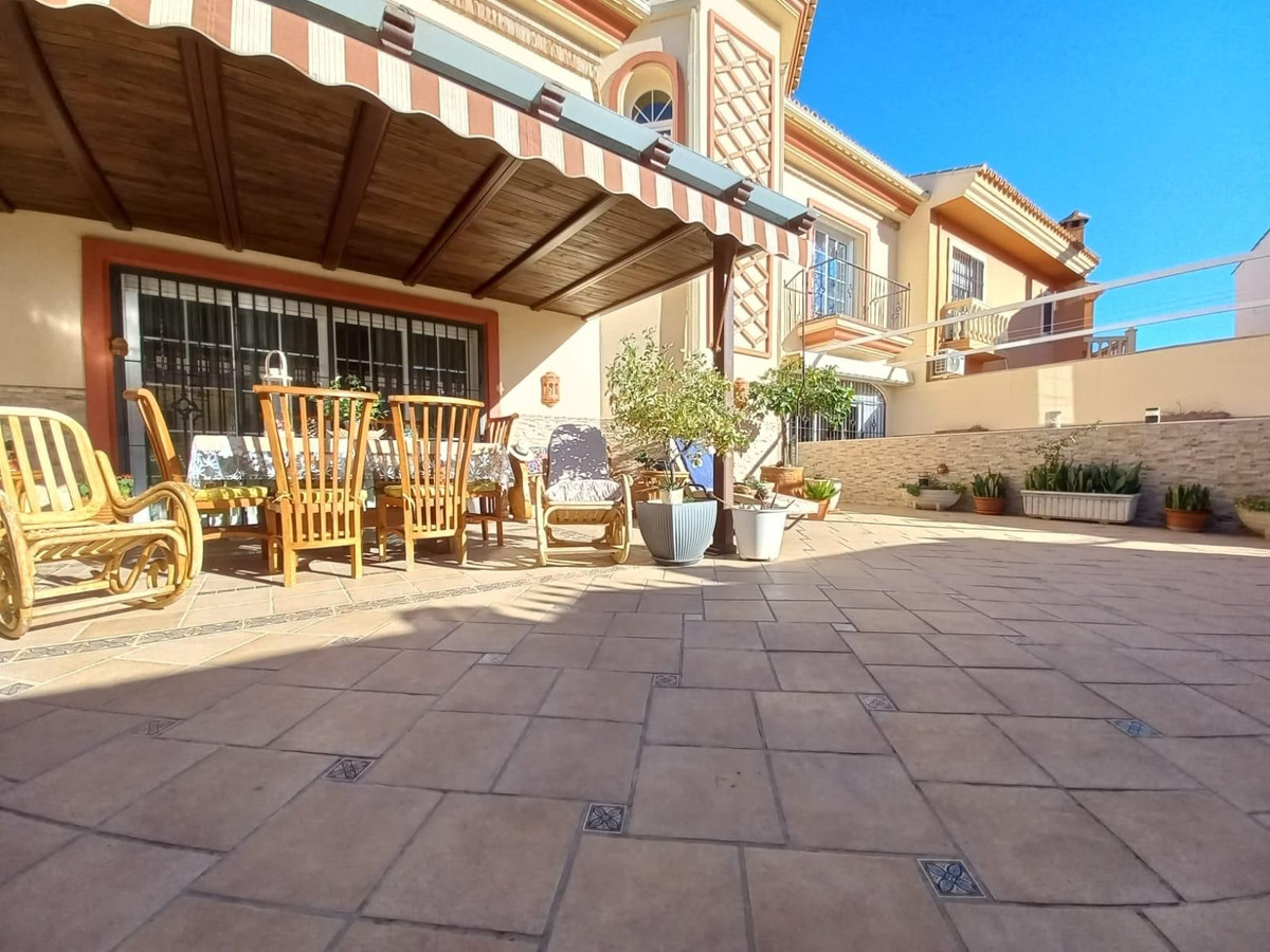 Pareados de 5 dormitorios en venta en San Pedro de Alcántara – R5107402 Pareados de 5 dormitorios en venta en San Pedro de Alcántara – R5107402