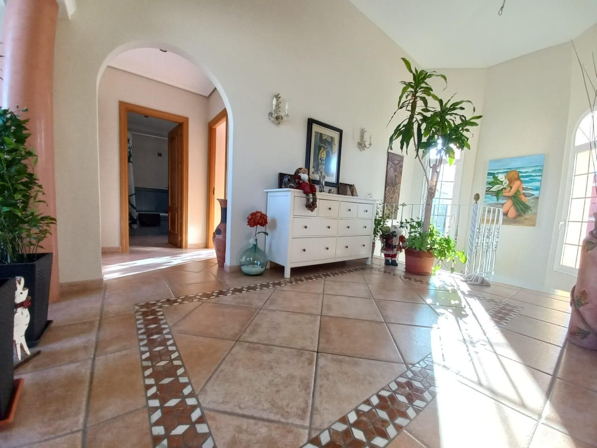 Pareados de 5 dormitorios en venta en San Pedro de Alcántara – R5107402 Pareados de 5 dormitorios en venta en San Pedro de Alcántara – R5107402