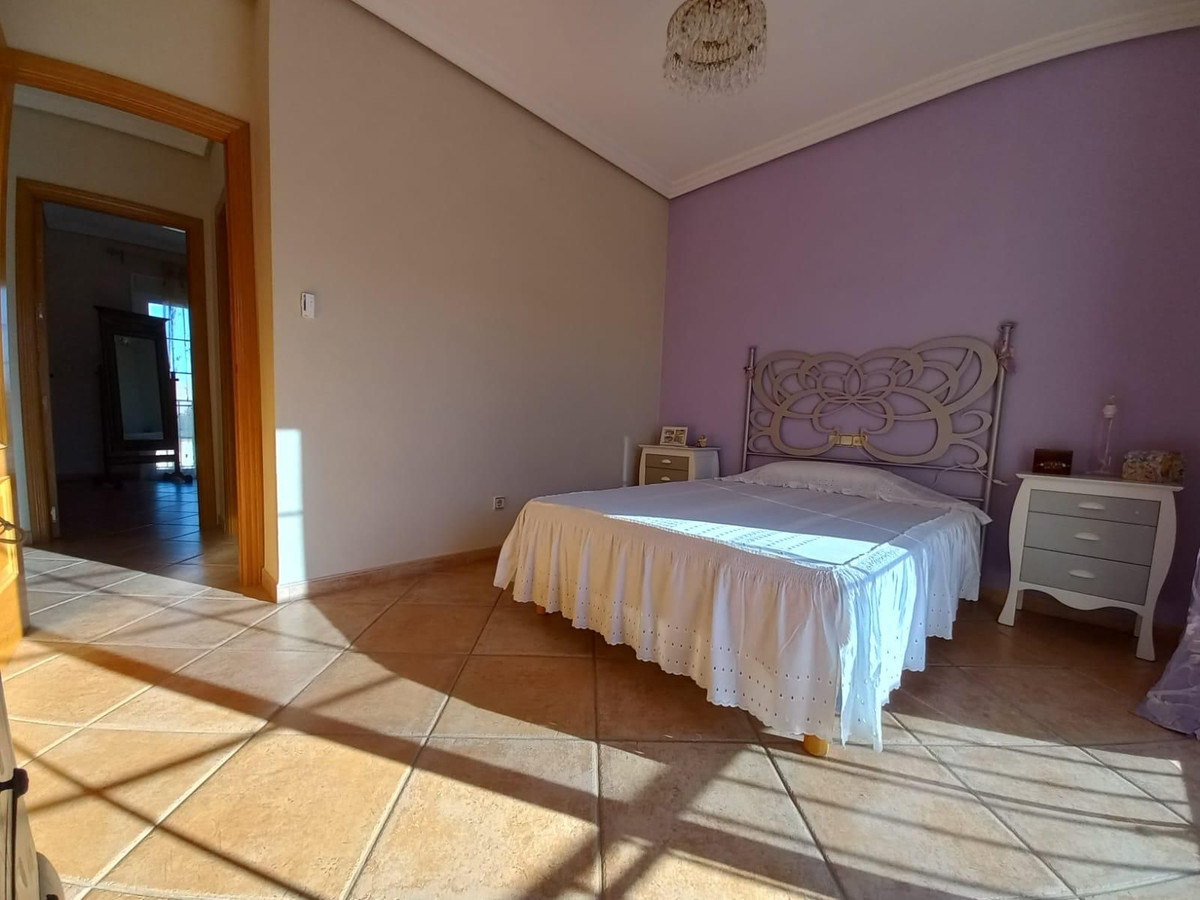 Pareados de 5 dormitorios en venta en San Pedro de Alcántara – R5107402 Pareados de 5 dormitorios en venta en San Pedro de Alcántara – R5107402