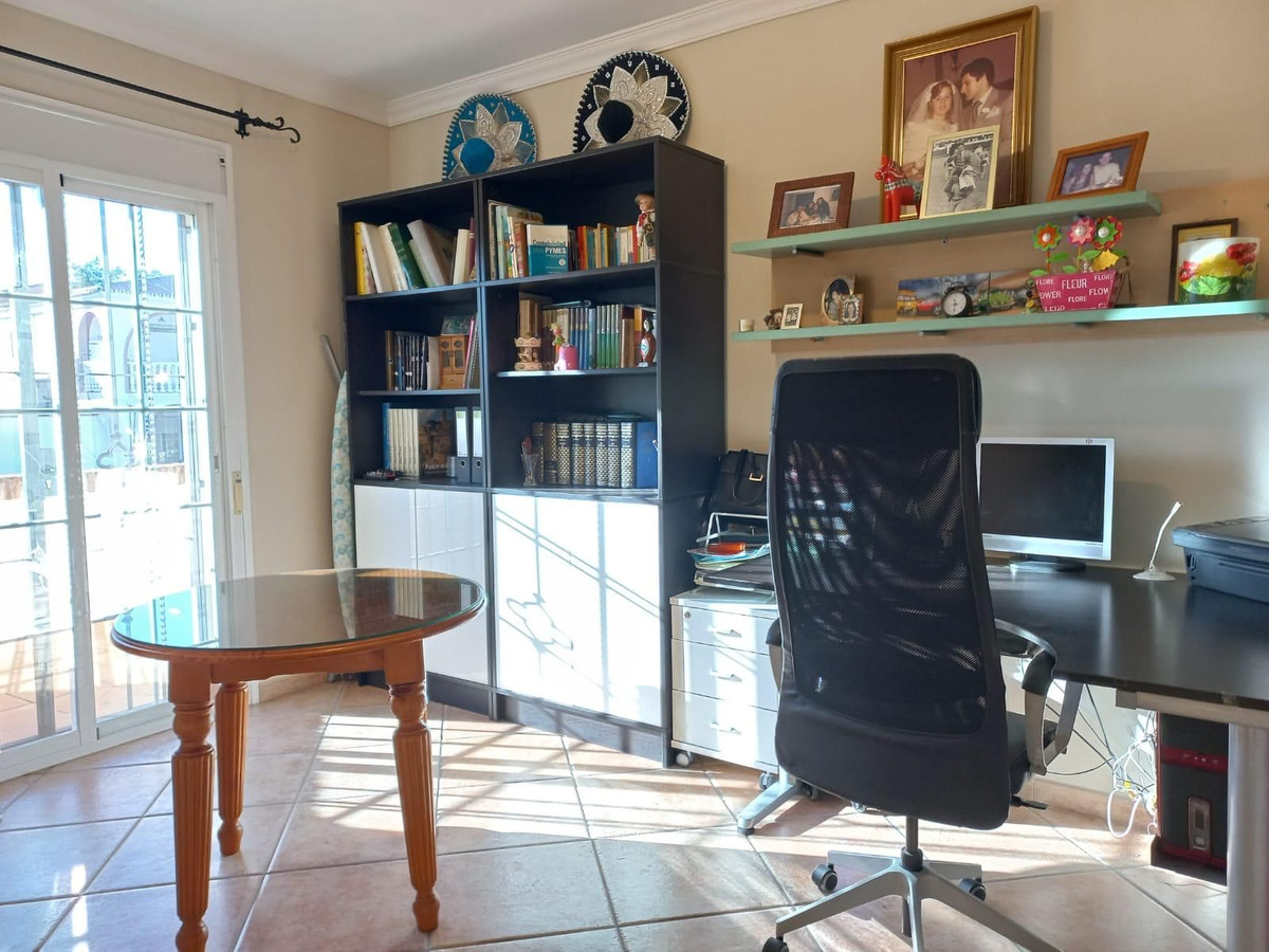 Pareados de 5 dormitorios en venta en San Pedro de Alcántara – R5107402 Pareados de 5 dormitorios en venta en San Pedro de Alcántara – R5107402