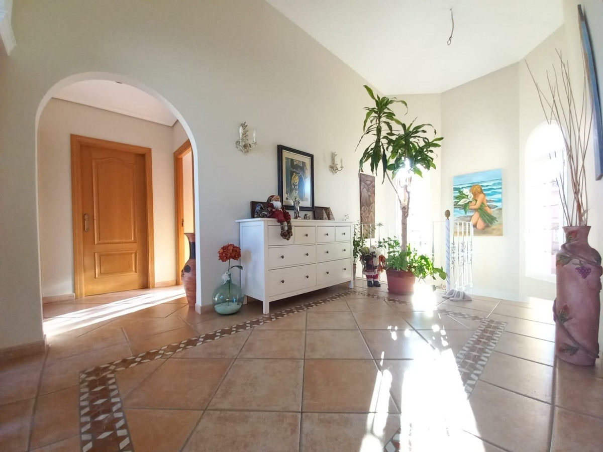 Pareados de 5 dormitorios en venta en San Pedro de Alcántara – R5107402 Pareados de 5 dormitorios en venta en San Pedro de Alcántara – R5107402