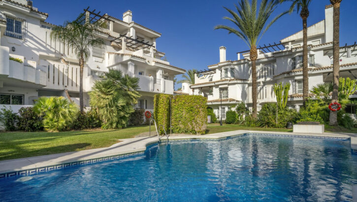 Apartamentos de 3 dormitorios en venta en Nueva Andalucía – R5211835 Apartamentos de 3 dormitorios en venta en Nueva Andalucía – R5211835 en