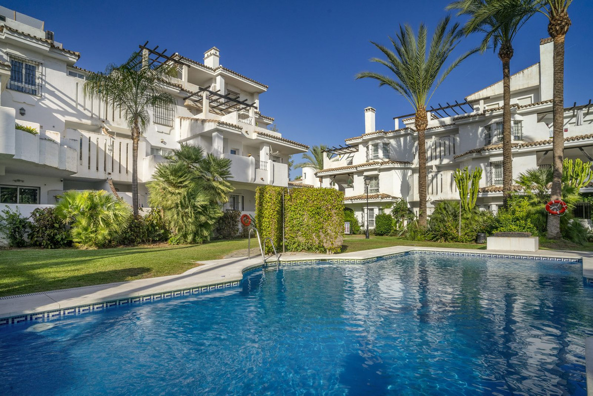 Apartamentos de 3 dormitorios en venta en Nueva Andalucía – R5211835 Apartamentos de 3 dormitorios en venta en Nueva Andalucía – R5211835