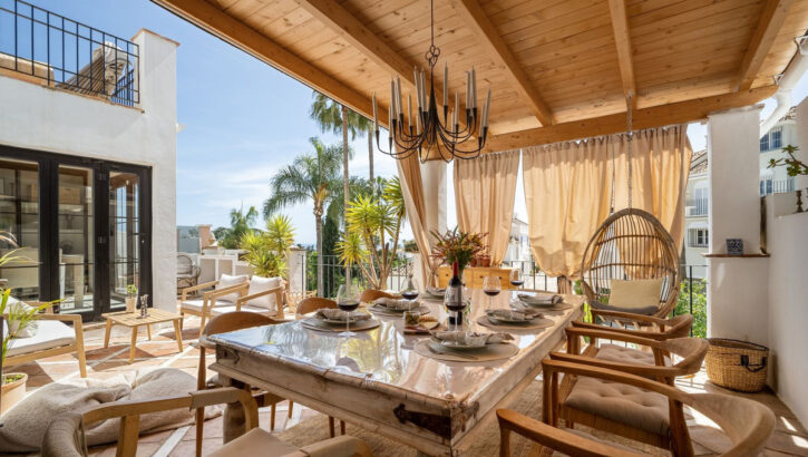 Adosados de 4 dormitorios en venta en Marbella – R5012860 Adosados de 4 dormitorios en venta en Marbella – R5012860 en