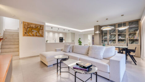 Apartamentos de 4 dormitorios en venta en San Pedro de Alcántara – R5148298