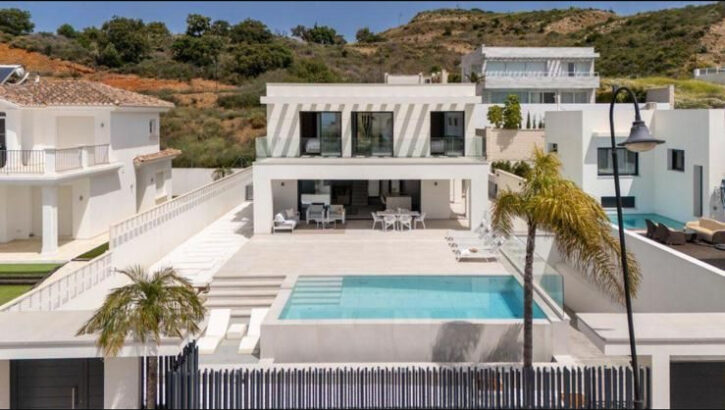5 bedroom Villas for sale in La Cala de Mijas – R5394160 5 bedroom Villas for sale in La Cala de Mijas – R5394160 in
