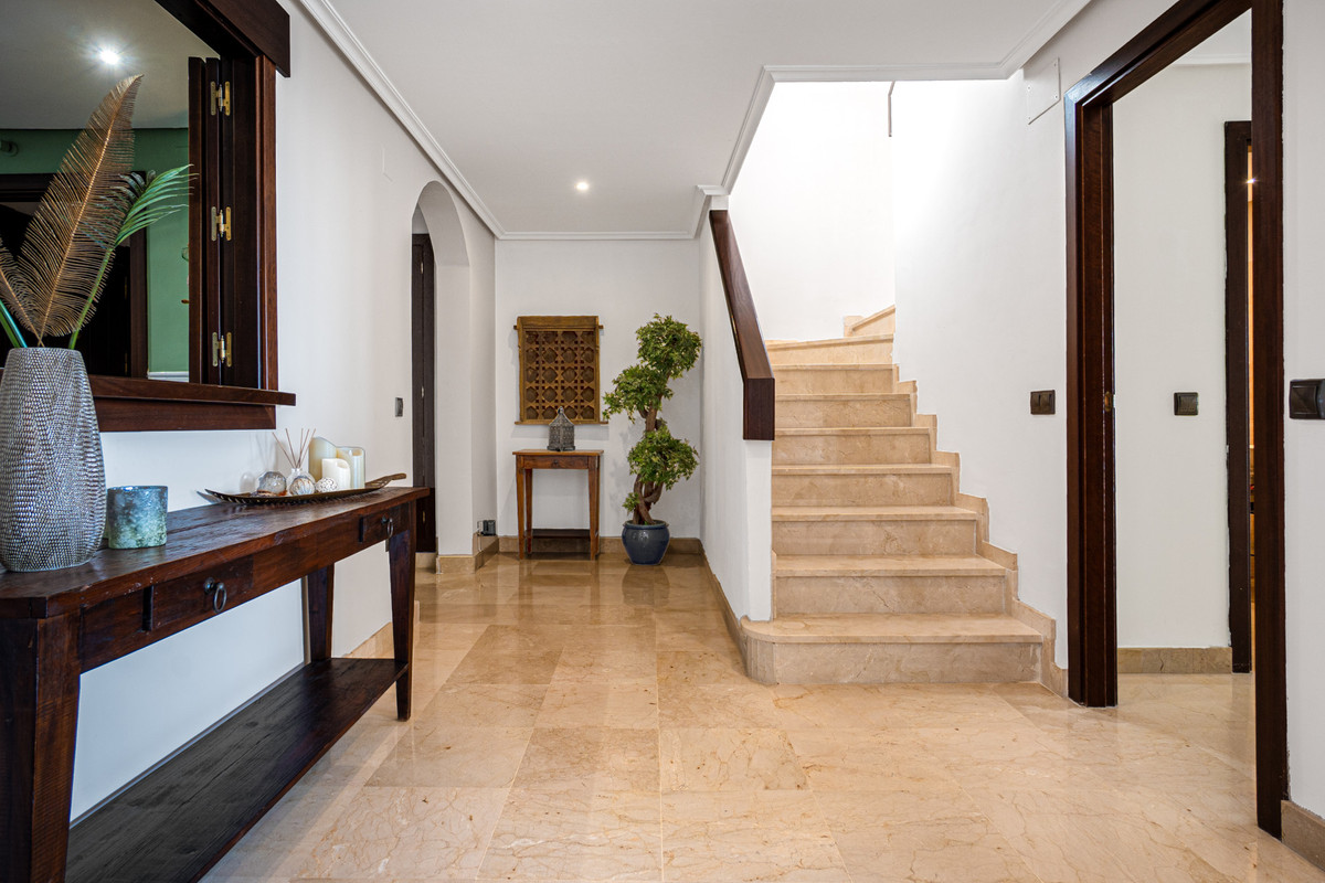 Apartamentos de 3 dormitorios en venta en Marbella – R5032465 Apartamentos de 3 dormitorios en venta en Marbella – R5032465