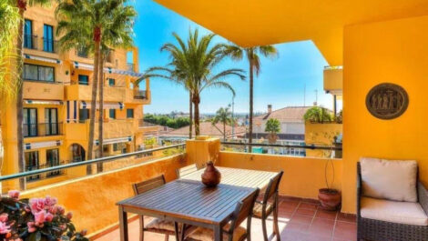 Apartamentos de 3 dormitorios en venta en San Pedro de Alcántara – R5307286