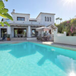 5 bedroom Villas for sale in El Rosario – R5370928