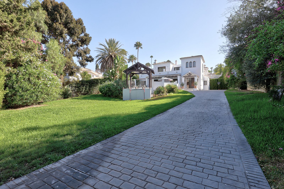 5 bedroom Villas for sale in El Rosario – R5370928 5 bedroom Villas for sale in El Rosario – R5370928