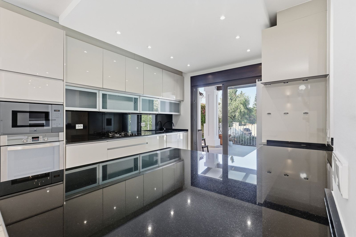 5 bedroom Villas for sale in El Rosario – R5370928 5 bedroom Villas for sale in El Rosario – R5370928