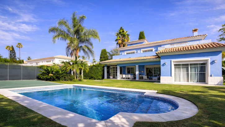 5 bedroom Villas for sale in Guadalmina Baja – R5110717 5 bedroom Villas for sale in Guadalmina Baja – R5110717 in