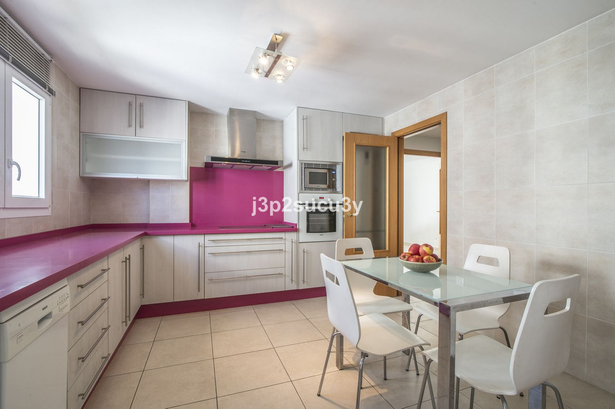 Apartamentos de 4 dormitorios en venta en Nueva Andalucía – R5372620 Apartamentos de 4 dormitorios en venta en Nueva Andalucía – R5372620