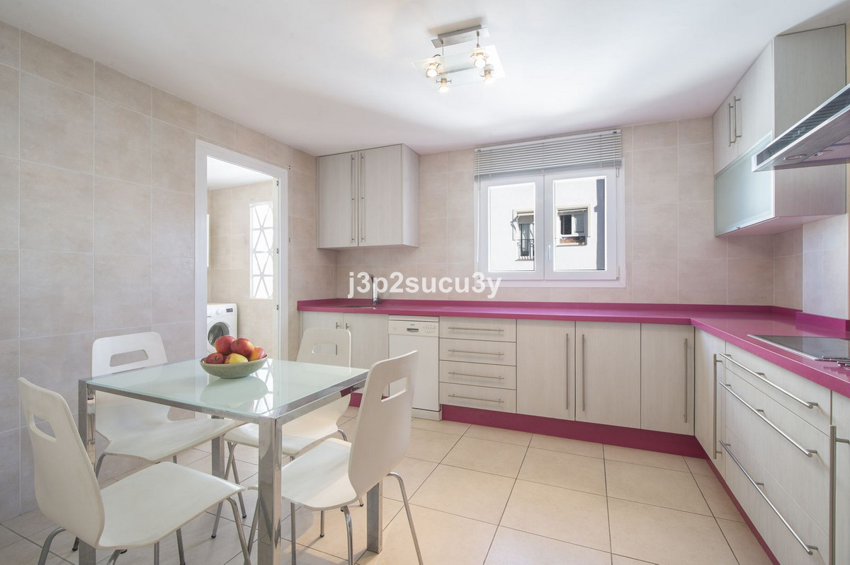 Apartamentos de 4 dormitorios en venta en Nueva Andalucía – R5372620 Apartamentos de 4 dormitorios en venta en Nueva Andalucía – R5372620