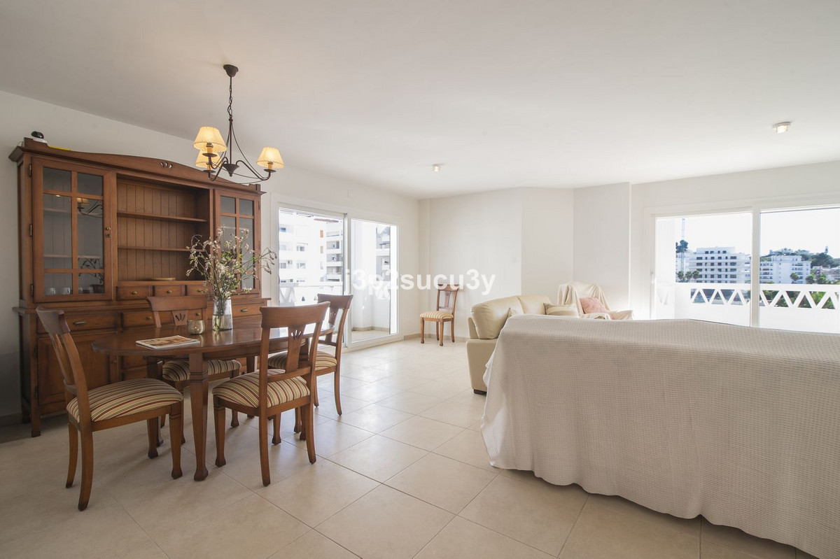 Apartamentos de 4 dormitorios en venta en Nueva Andalucía – R5372620 Apartamentos de 4 dormitorios en venta en Nueva Andalucía – R5372620