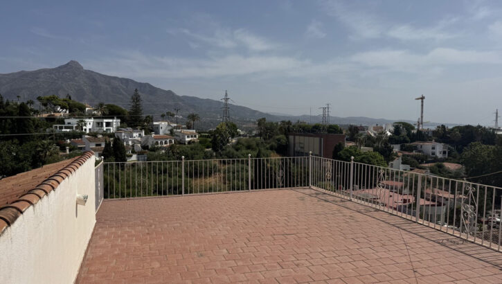 Villas de 6 dormitorios en venta en Nueva Andalucía – R5150923 Villas de 6 dormitorios en venta en Nueva Andalucía – R5150923 en