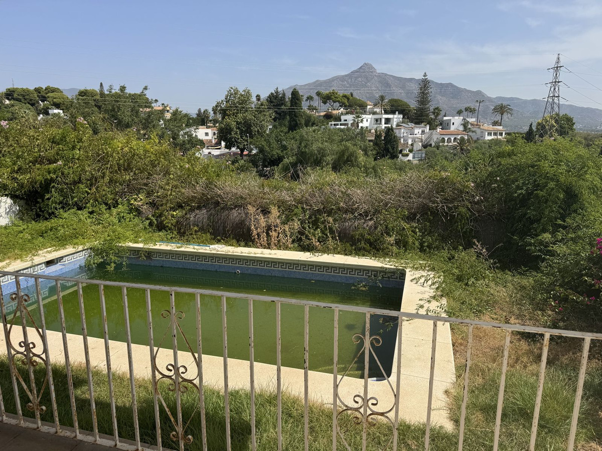 Villas de 6 dormitorios en venta en Nueva Andalucía – R5150923 Villas de 6 dormitorios en venta en Nueva Andalucía – R5150923