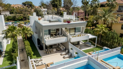 Pareados de 5 dormitorios en venta en Puerto Banús – R5226208