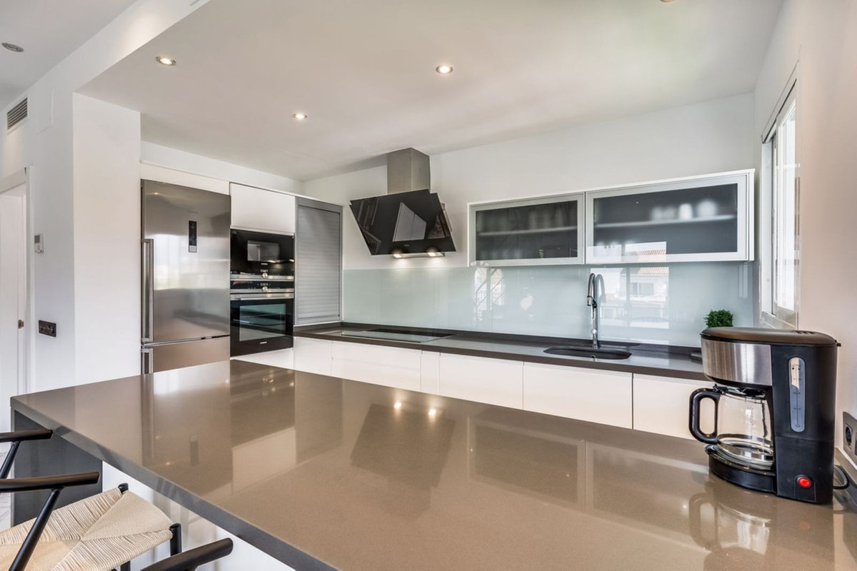3 bedroom Apartments for sale in Puerto Banús – R5006833 3 bedroom Apartments for sale in Puerto Banús – R5006833