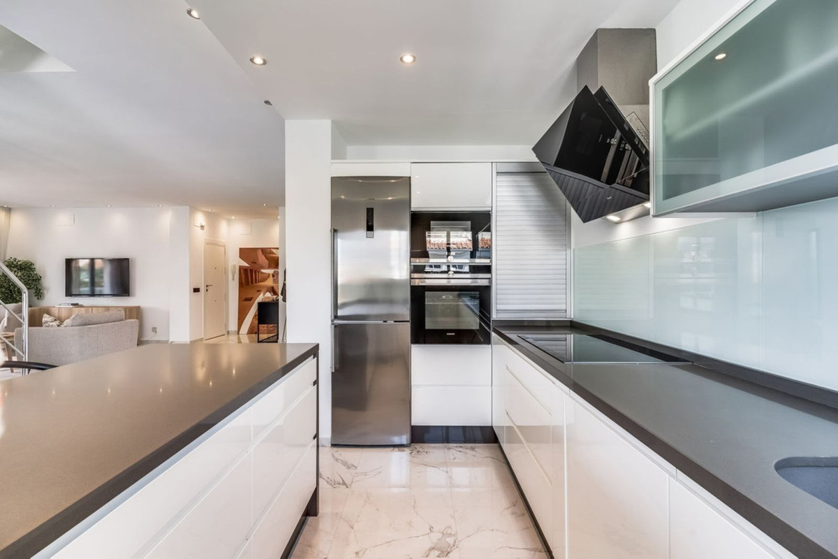 3 bedroom Apartments for sale in Puerto Banús – R5006833 3 bedroom Apartments for sale in Puerto Banús – R5006833