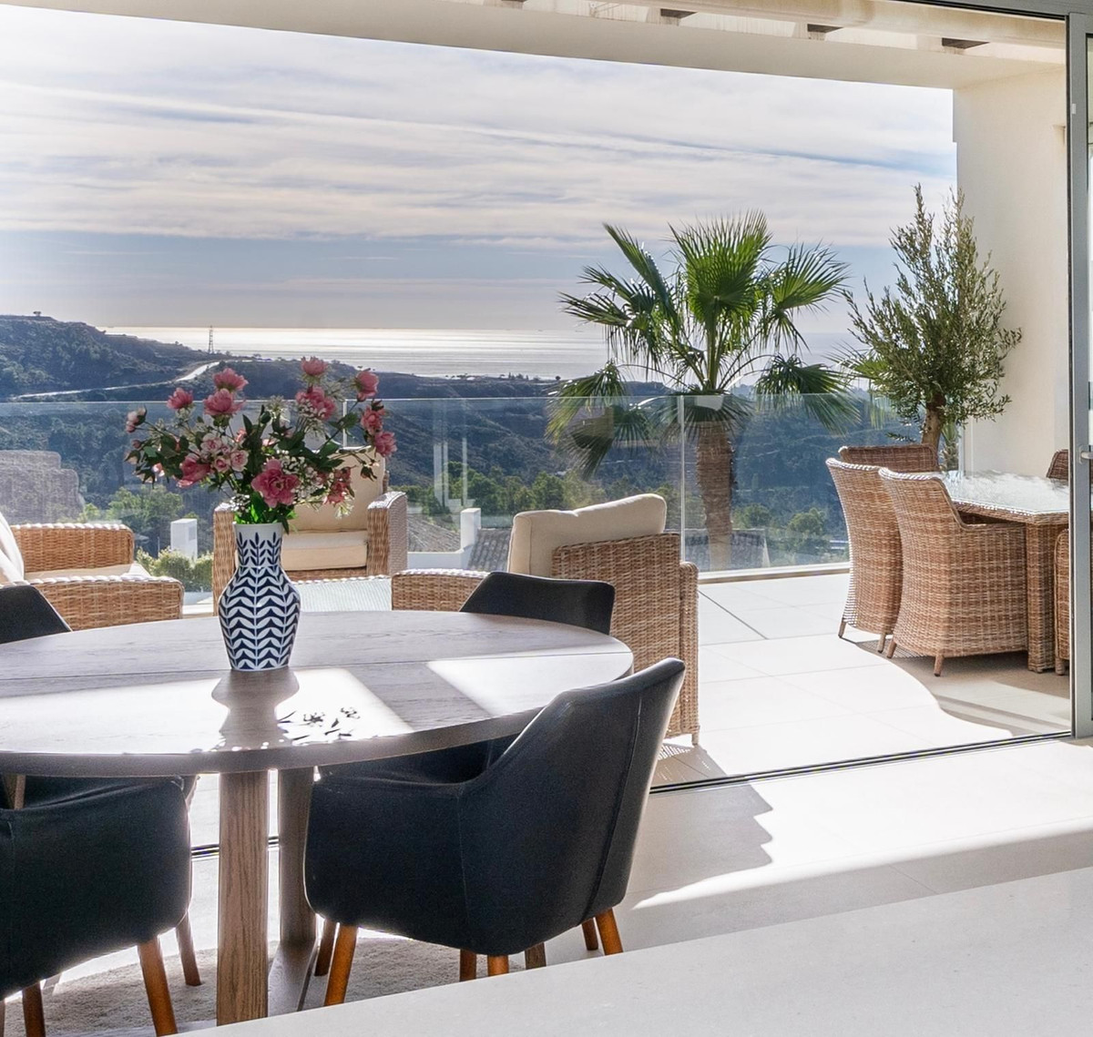 Apartamentos de 3 dormitorios en venta en Benahav�s – R5104204 Apartamentos de 3 dormitorios en venta en Benahav�s – R5104204