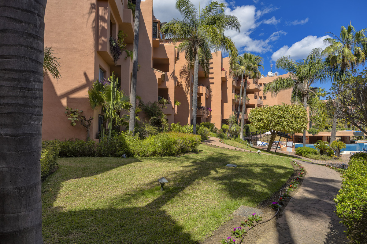 Apartamentos de 4 dormitorios en venta en Marbella – R5018800 Apartamentos de 4 dormitorios en venta en Marbella – R5018800
