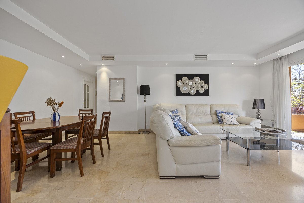 Apartamentos de 4 dormitorios en venta en Marbella – R5018800 Apartamentos de 4 dormitorios en venta en Marbella – R5018800