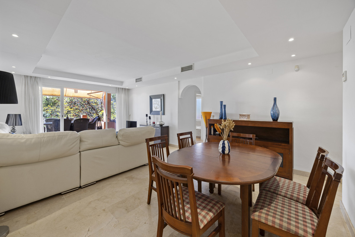 Apartamentos de 4 dormitorios en venta en Marbella – R5018800 Apartamentos de 4 dormitorios en venta en Marbella – R5018800