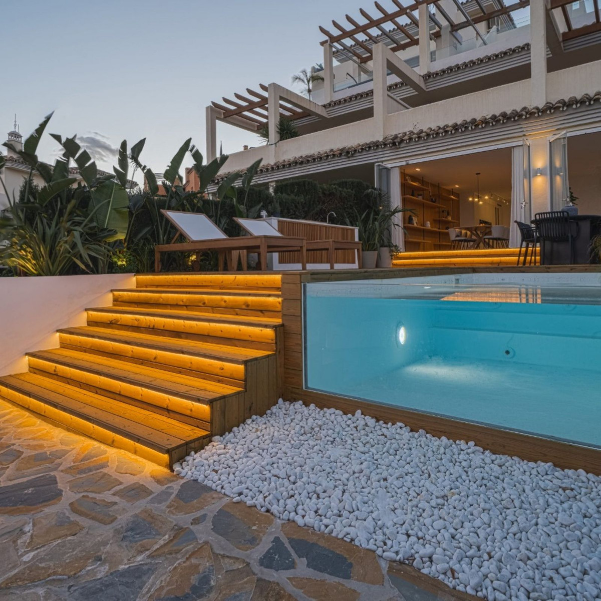 Apartamentos de 3 dormitorios en venta en Nueva Andalucía – R5048557 Apartamentos de 3 dormitorios en venta en Nueva Andalucía – R5048557