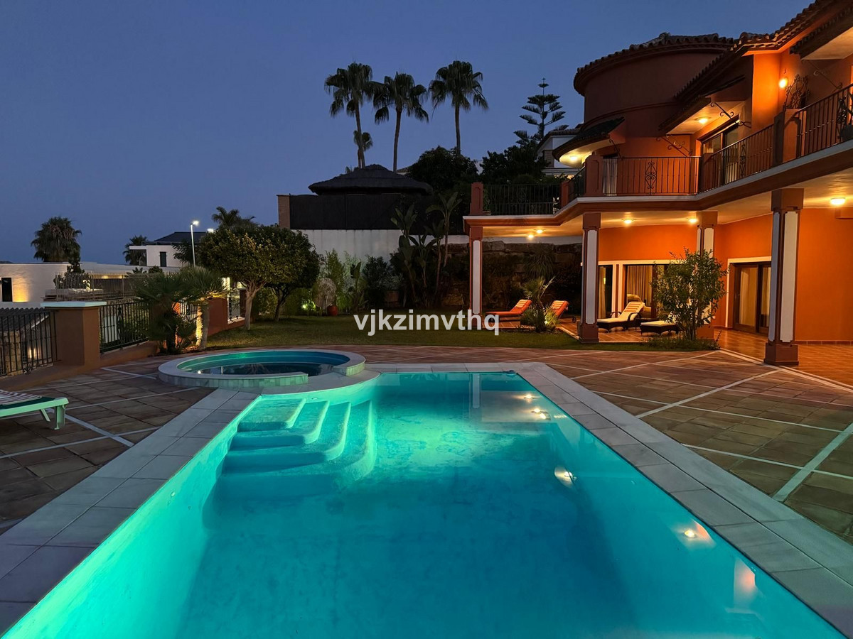 Villas de 5 dormitorios en venta en Benahavís – R4894894 Villas de 5 dormitorios en venta en Benahavís – R4894894