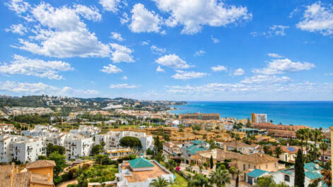 2 bedroom Penthouses for sale in La Cala de Mijas – R5365855