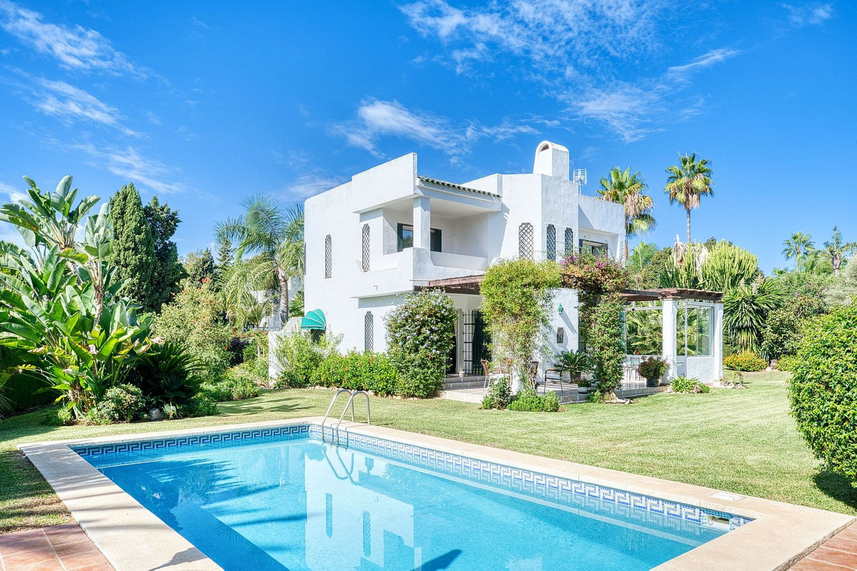 Villas de 4 dormitorios en venta en Nueva Andaluc�a – R5179537 Villas de 4 dormitorios en venta en Nueva Andaluc�a – R5179537