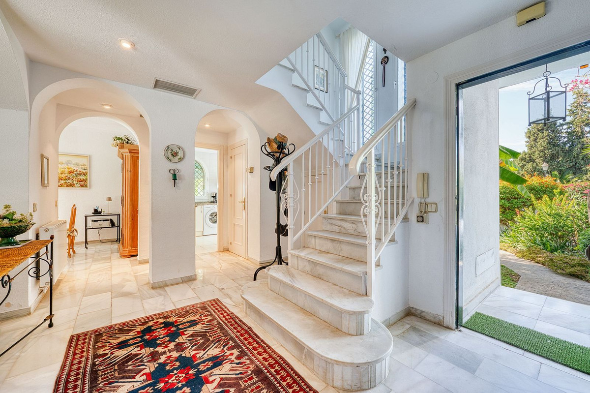 4 bedroom Villas for sale in Nueva Andaluc�a – R5179537 4 bedroom Villas for sale in Nueva Andaluc�a – R5179537