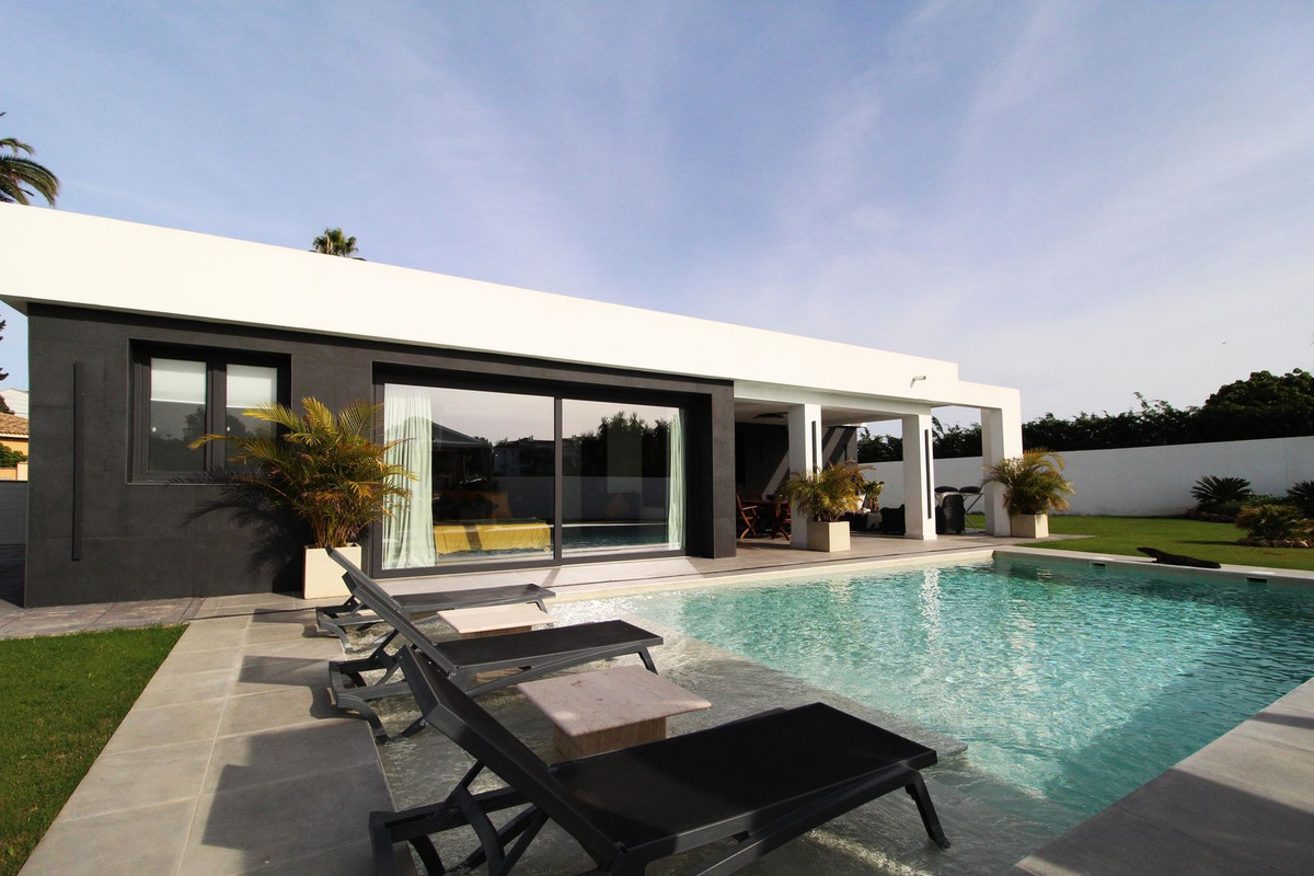 Villas de 3 dormitorios en venta en San Pedro de Alcántara – R5337721 Villas de 3 dormitorios en venta en San Pedro de Alcántara – R5337721
