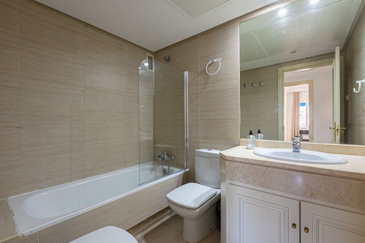 Apartamentos de 2 dormitorios en venta en Puerto Banús – R4972204 Apartamentos de 2 dormitorios en venta en Puerto Banús – R4972204